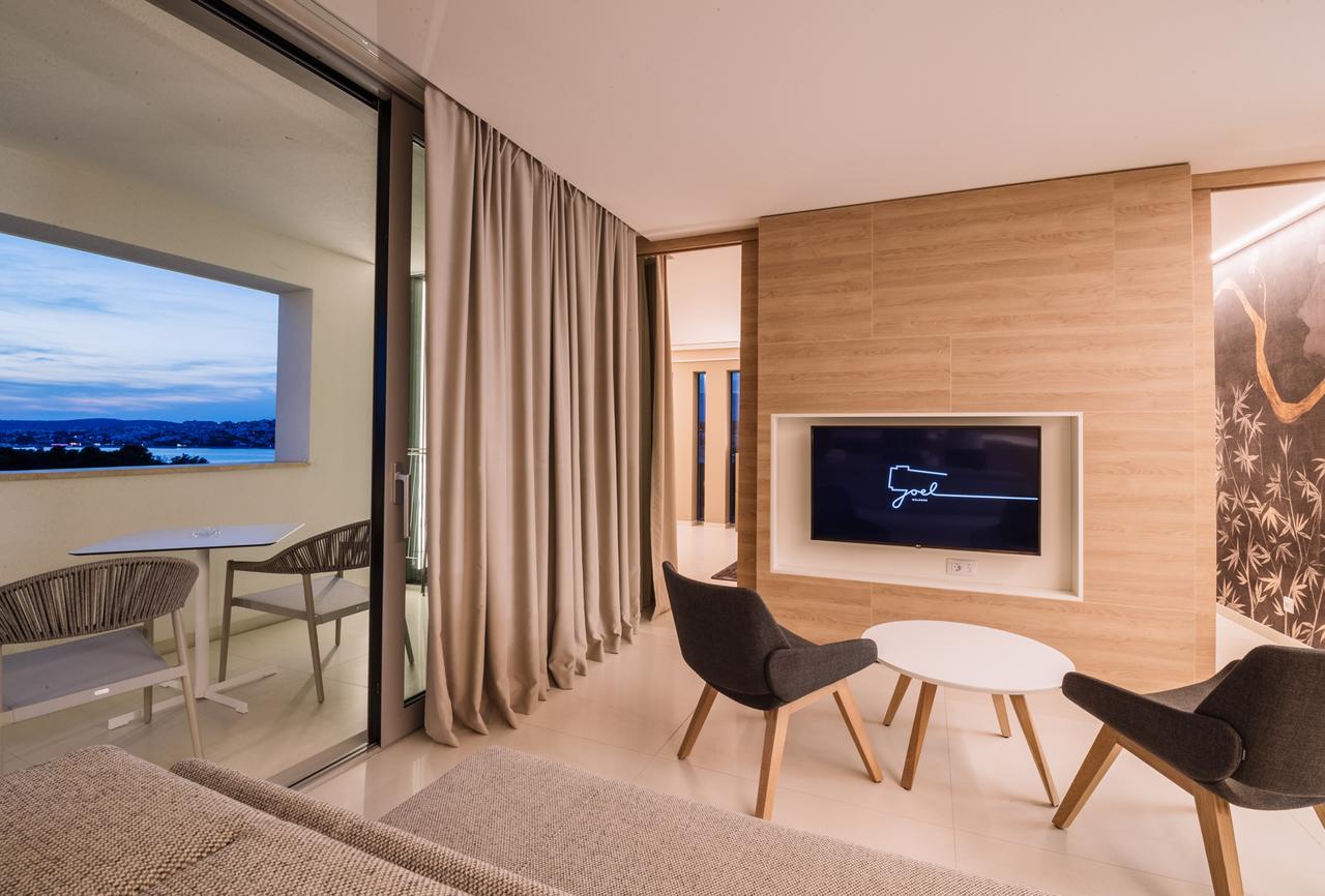 נובליה Aparthotel Joel מראה חיצוני תמונה